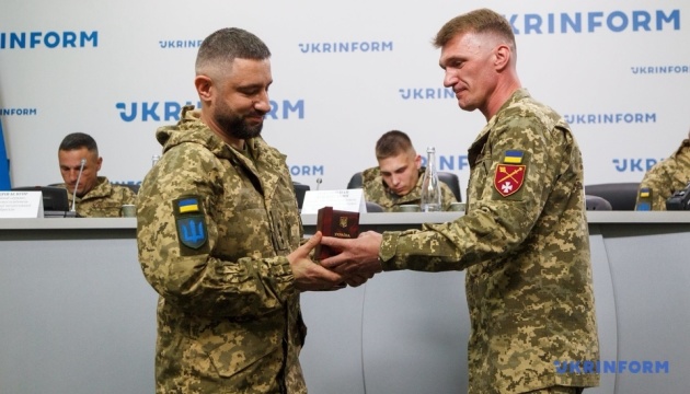 До професійного свята піхотинцям ОК «Захід» вручили державні нагороди До професійного свята піхотинцям ОК «Захід» вручили державні нагороди
