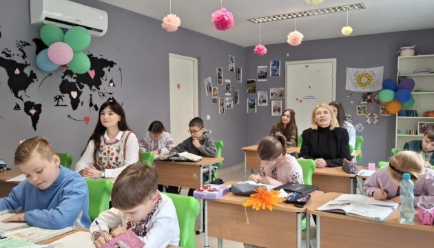 Посол відвідала українську школу «Гравітація» у Вільнюсі Посол відвідала українську школу «Гравітація» у Вільнюсі