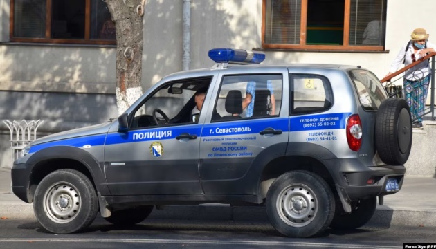 У Севастополі заарештували чоловіка за «підтримку діяльності ЗСУ» у соцмережах У Севастополі заарештували чоловіка за «підтримку діяльності ЗСУ» у соцмережах