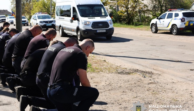 На Миколаївщині попрощалися із поліцейським, який загинув від вибуху гранати На Миколаївщині попрощалися із поліцейським, який загинув від вибуху гранати