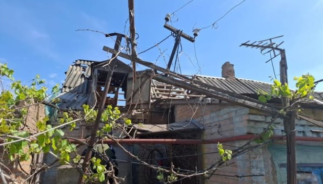 Армія РФ атакувала Нікопольський район артилерією та дронами, поранена жінка