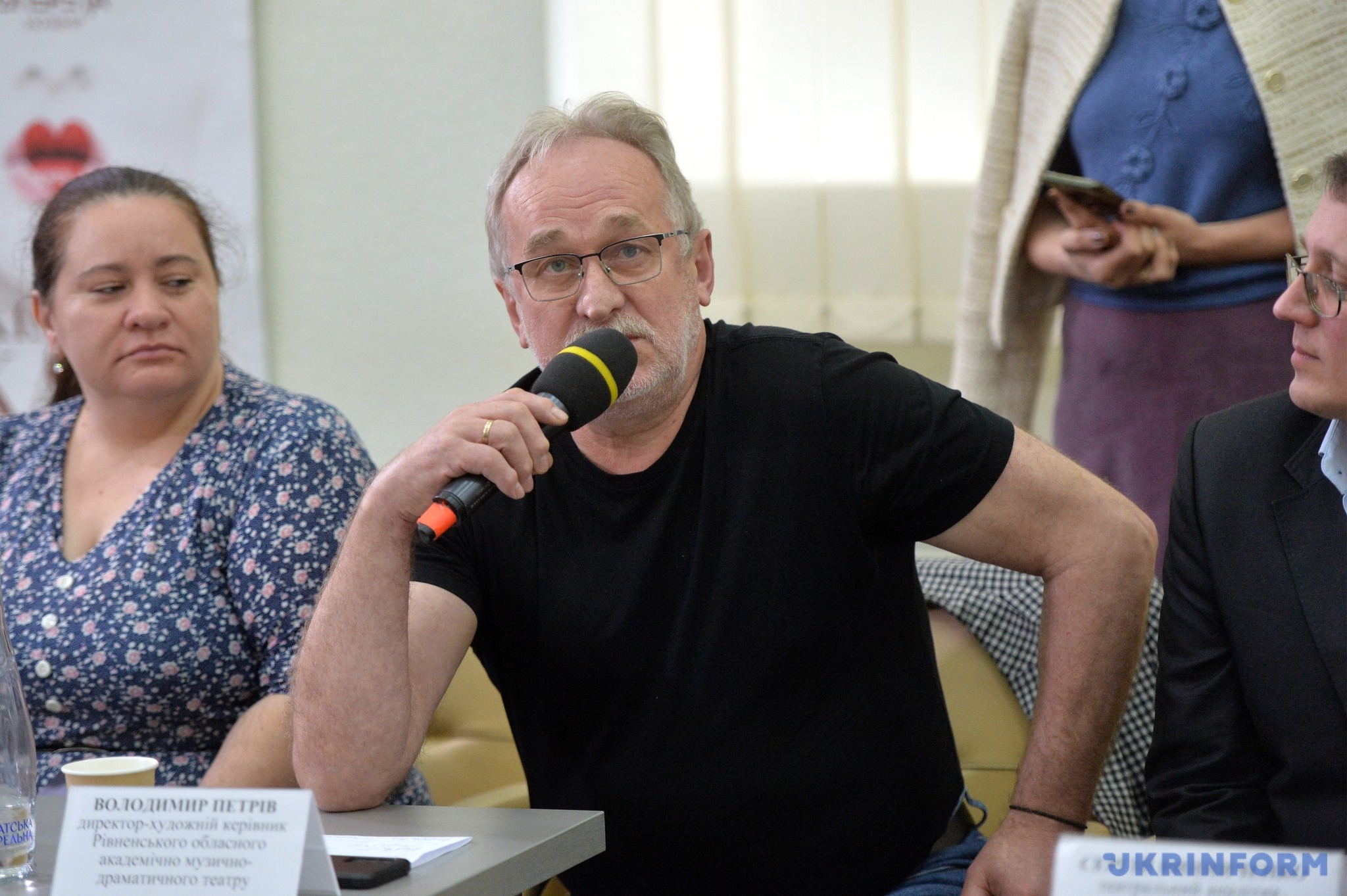 Володимир Петрів, керівник Рівненського обласного академічного українського музично-драматичного театру Володимир Петрів, керівник Рівненського обласного академічного українського музично-драматичного театру