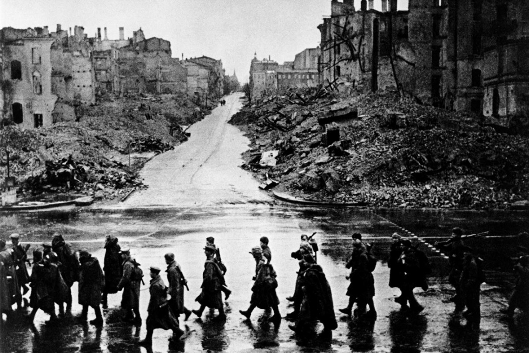 Руїни Хрещатика, листопад 1943 р. Руїни Хрещатика, листопад 1943 р.
