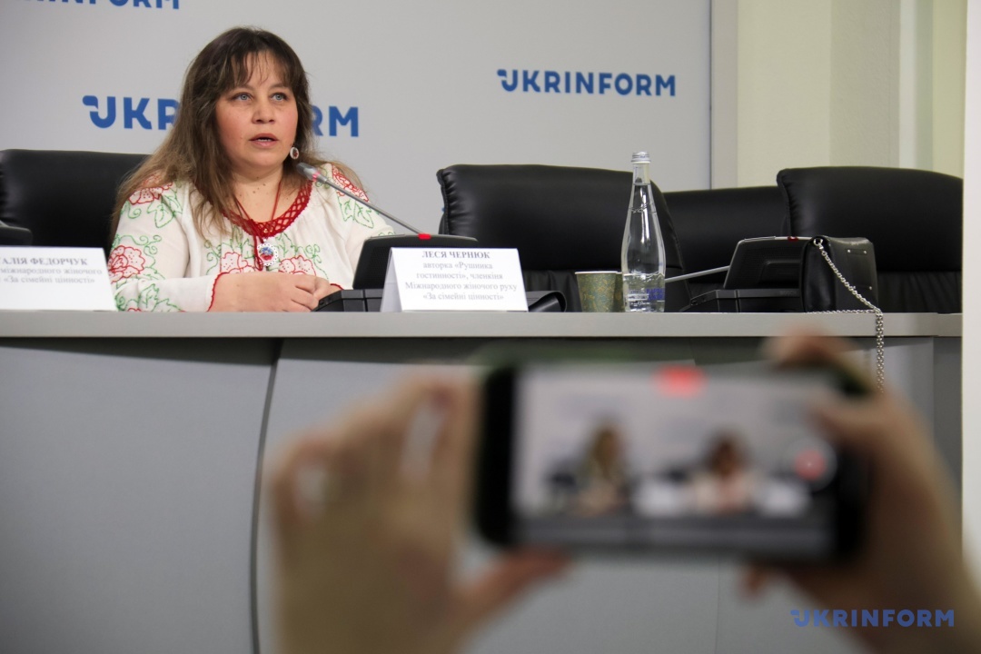 На фото: Леся Чернюк