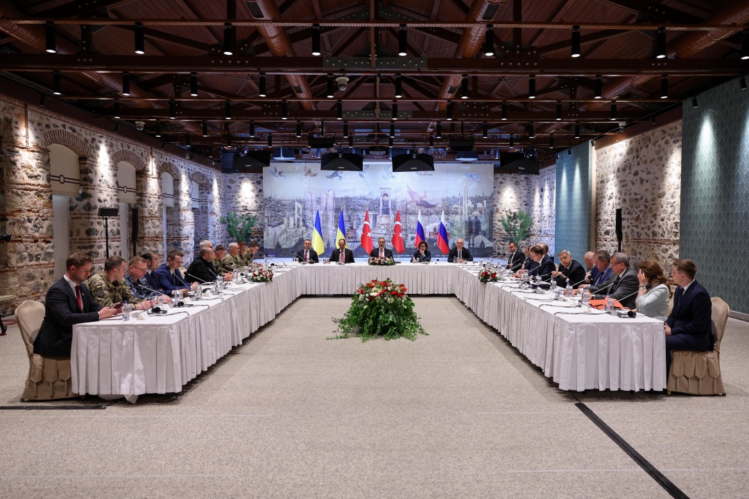 Переговори України та Росії у Стамбулі Фото: АА Переговори України та Росії у Стамбулі Фото: АА