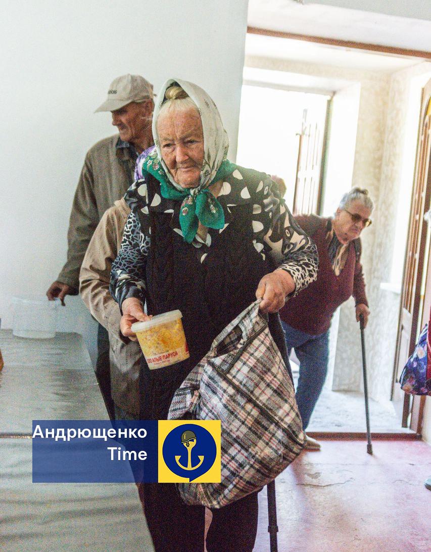 Маріуполь після дня перемоги Фотографія з Маріуполя після дня перемоги