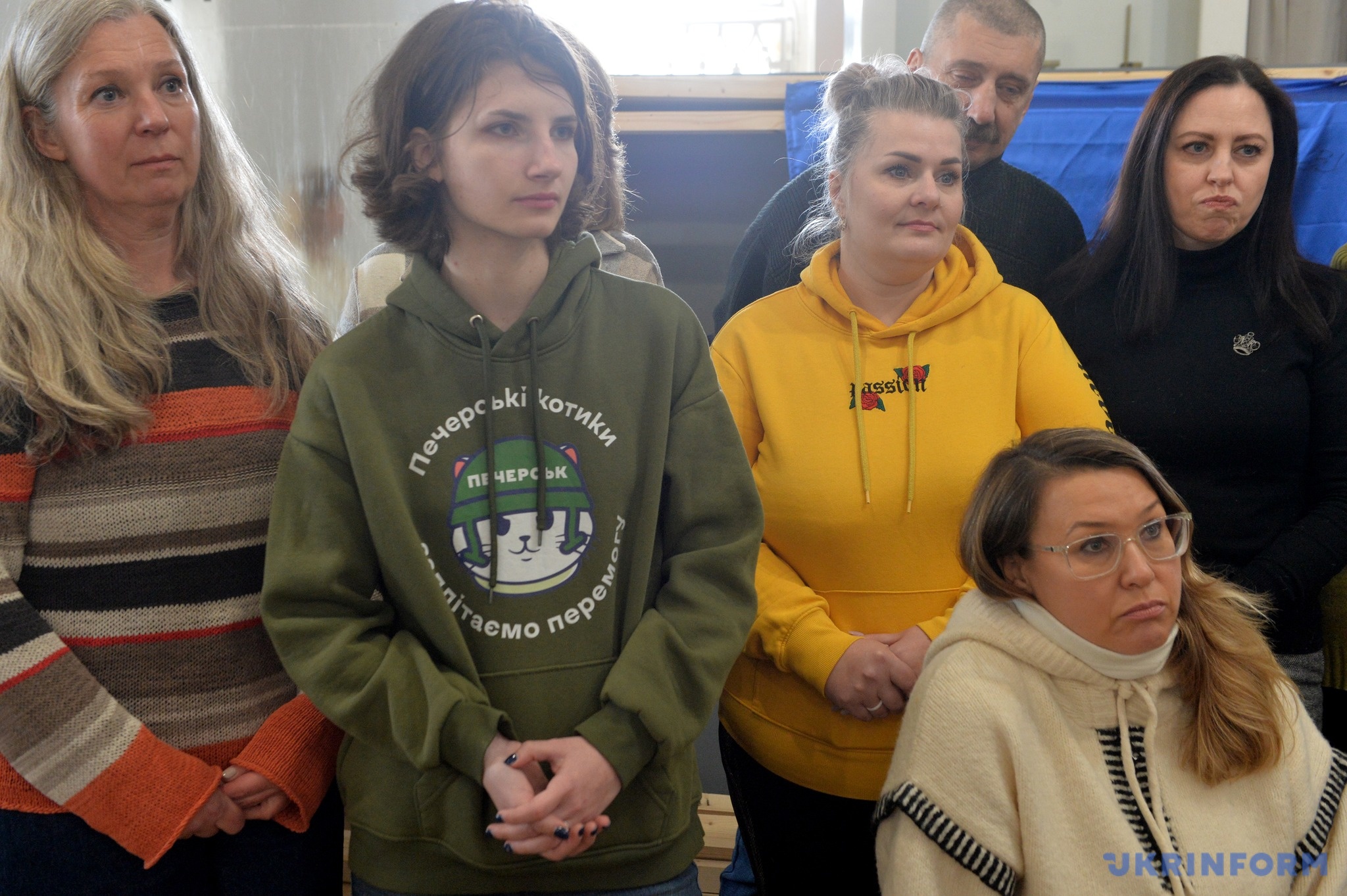 Дарина Левченко друга зліва