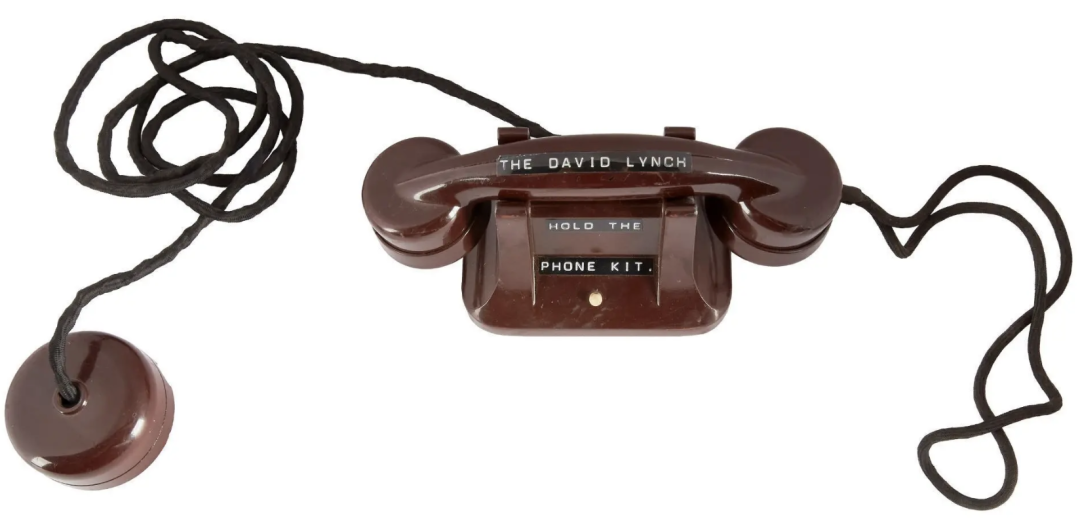 Бакелітовий телефон з офісу Лінча / 