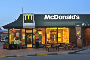 Подвійний росфейк: «Українець» хотів підпалити офіс McDonald’s у Чикаго через «повернення компанії до Росії»