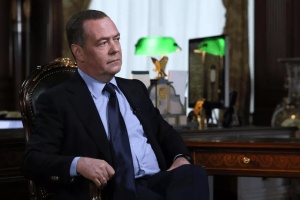 Мєдвєдєв погрожує «денацифікувати» Європу: дайджест пропаганди за 28 – 29 квітня 2025 року