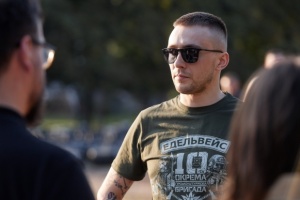 Новини 1 травня: Замах на Стерненка, санкції проти Арестовича, угода про надра підписана