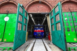 Під масовану ворожу атаку у Запоріжжі потрапив електровозоремонтний завод - Укрзалізниця