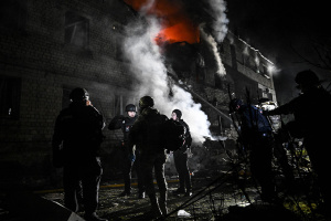 З-під завалів витягли трьох людей, всього - 29 поранених: у Запоріжжі завершили рятувальні роботи після атаки РФ