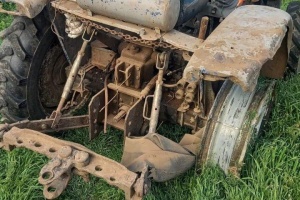 На Херсонщині підірвався на мінах трактор, що віз гуманітарну допомогу в прифронтове село 