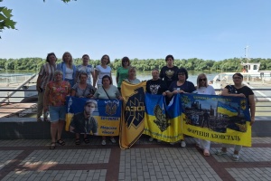 Як мамам і дружинам загиблих та зниклих безвісти воїнів допомагають пережити горе