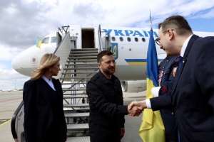 Zelensky arrives for a visit to Czechia