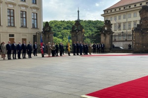 Le président ukrainien Volodymyr Zelensky arrive en République Tchèque pour une visite officielle 