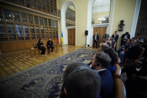 Zelensky meets with students of Charles University in Prague