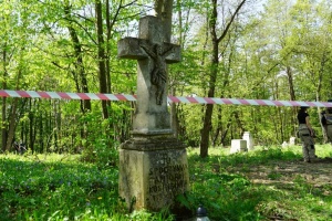 Ekshumacja w Puźnikach: najnowsze badania genetyczne i kontekst historyczny
