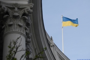 Ukraine ruft ausländische Staaten zu Verzicht auf Teilnahme an Militärparade in Moskau auf – dort werden Kriegsverbrechen marschieren