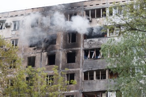Dwie osoby zginęły w nocnym ataku na Kijów, wśród rannych jest czworo dzieci