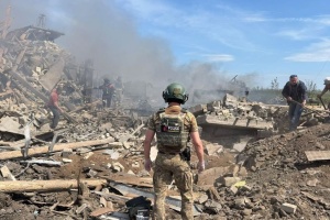 Guerre en Ukraine : Sept civils tués et dix-huit autres blessés dans des bombardements russes sur la région de Donetsk 