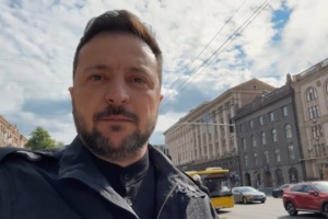 Selenskyj: Während Ukraine um ihr Überleben kämpft, organisiert Moskau Parade des Zynismus und der Lüge