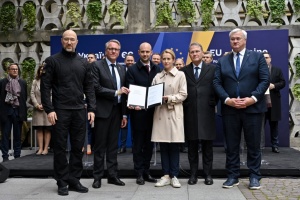 EU agrees to transfer EUR 1B from frozen Russian assets for Ukrainian weapons procurement 