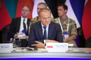 Росія хотіла б включити у переговори на Алясці скорочення військ НАТО у Польщі - Туск