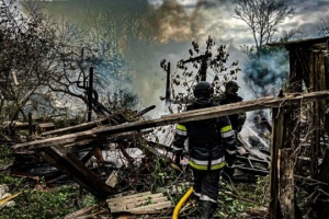 Guerre en Ukraine : Un incendie s’est déclaré après une frappe russe sur le district de Koupiansk 