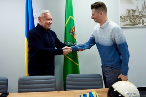 У Харкові працівник ТЦК побив чоловіка - йде службове розслідування, Терехов каже, що постраждав учитель