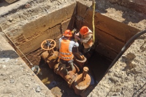 У Миколаєві 68 багатоповерхівок залишилися без води через масштабну аварію