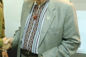 Українські науковиці розповіли, хто започаткував тренд одягати піджак із вишиванкою