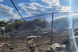 Guerre en Ukraine : Deux morts et quatre blessés dans une frappe russe sur la région de Kharkiv 