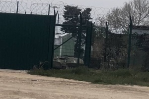 У Севастополі з пункту дислокації морської піхоти росіяни вивозять майно - «АТЕШ»