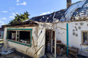 Russian artillery attack on Huliaypole destroys houses