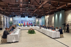 У Стамбулі розпочалася зустріч делегацій України та Росії 