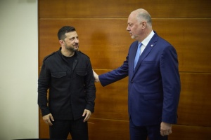 Zelensky discusses demining coalition, energy cooperation with Bulgarian PM