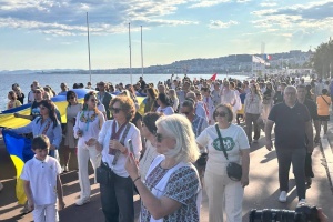У французькій Ніцці відбулася хода у вишиванках