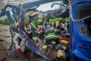 Drohnenangriff auf Bus in Oblast Sumy: Neun Tote, Zahl von Verletzten steigt auf sieben