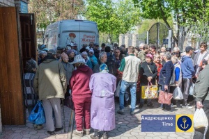 У загарбаному Маріуполі досі вишиковуються величезні черги за їжею - Центр вивчення окупації