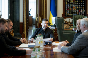 Volodymyr Zelensky ordonne la formation d’un « groupe national de négociations » permanent pour parvenir à un cessez-le-feu