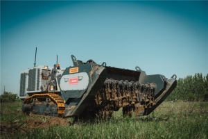 Ukrainian manufacturers unveil HART 5100 mine clearing vehicle