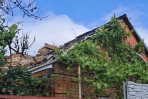 Війська РФ атакували Нікопольський район дронами та артилерією, пошкоджені будинки
