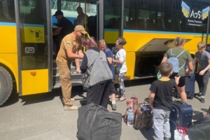 Evacuation of families with children continues across 32 settlements in Donetsk region