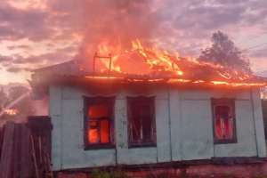 Військові РФ вдарили по Білопільській громаді на Сумщині, сталася пожежа