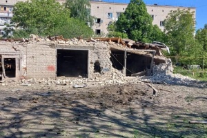Війська РФ завдали авіаудару по Куп’янську: загинув комунальник, ще один - у тяжкому стані
