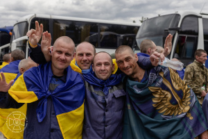 Échange 1000 contre 1000 : L'Ukraine rapatrie 307 défenseurs de la captivité russe