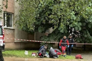 В Ужгороді 16-річний студент вистрибнув із шостого поверху гуртожитку і загинув