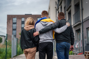 Дітям, яких повертають із ТОТ або після депортації, виплачуватимуть «підйомні»